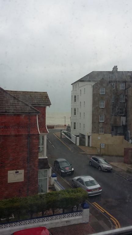 Cambridge House Guest House Eastbourne Ruang foto