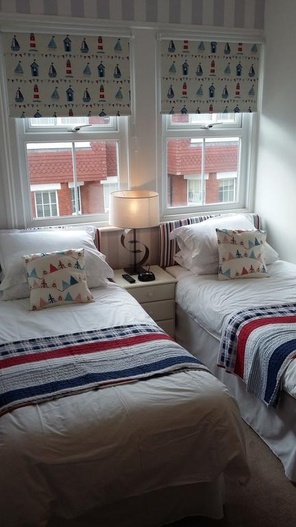Cambridge House Guest House Eastbourne Ruang foto