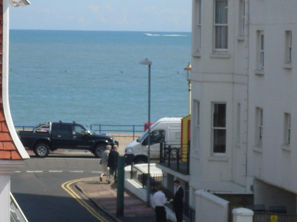 Cambridge House Guest House Eastbourne Ruang foto