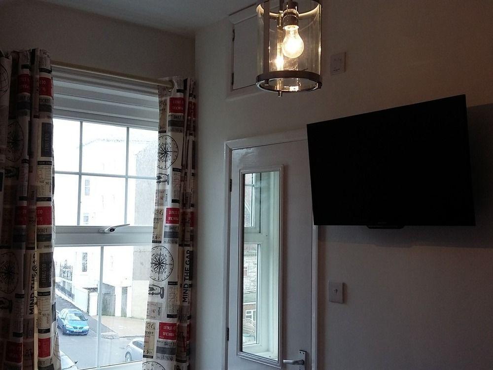 Cambridge House Guest House Eastbourne Bagian luar foto