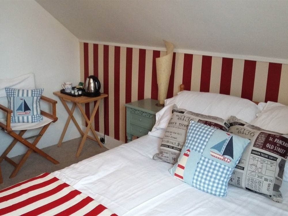 Cambridge House Guest House Eastbourne Bagian luar foto