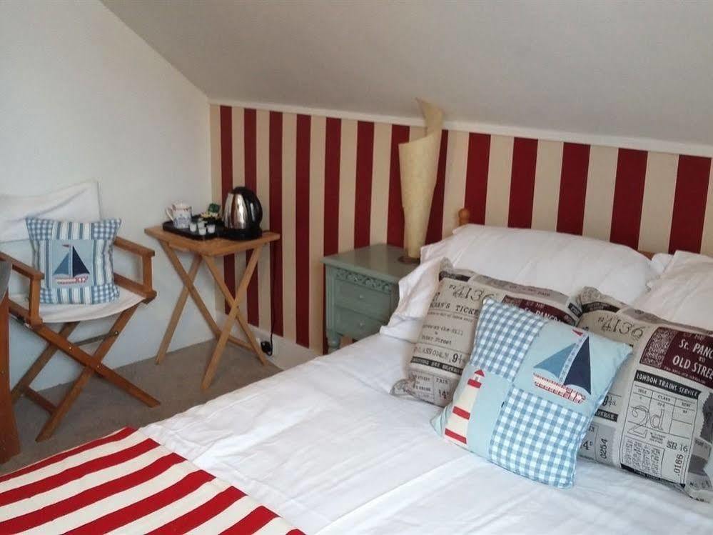 Cambridge House Guest House Eastbourne Bagian luar foto